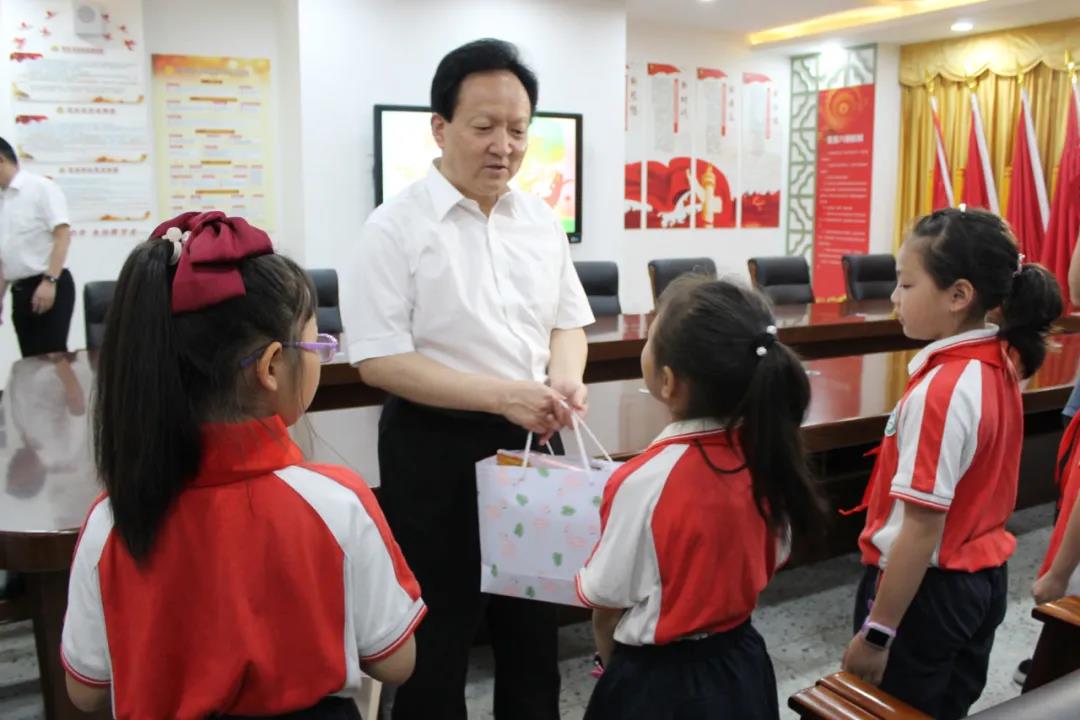 坚持办好人民满意的教育3